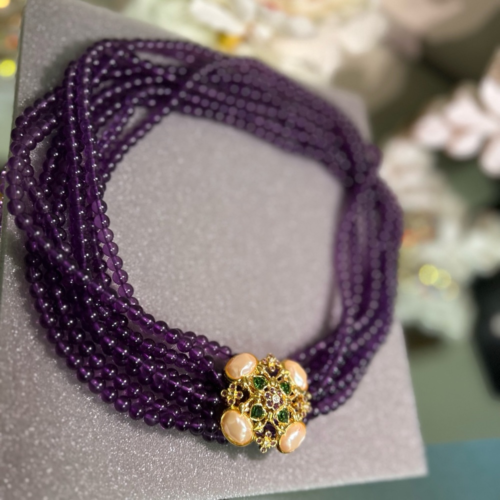 Vintage Elizabeth Taylor for Avon necklace